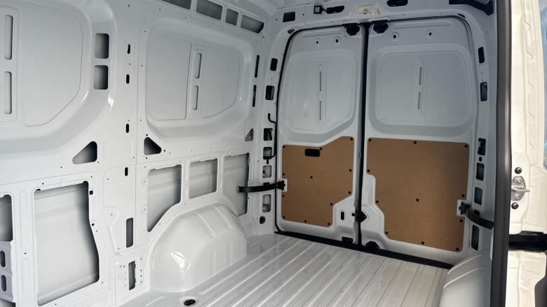 Renault Master Mwb Diesel Fwd MM35 Blue dCi 130 Advance Medium Roof Van